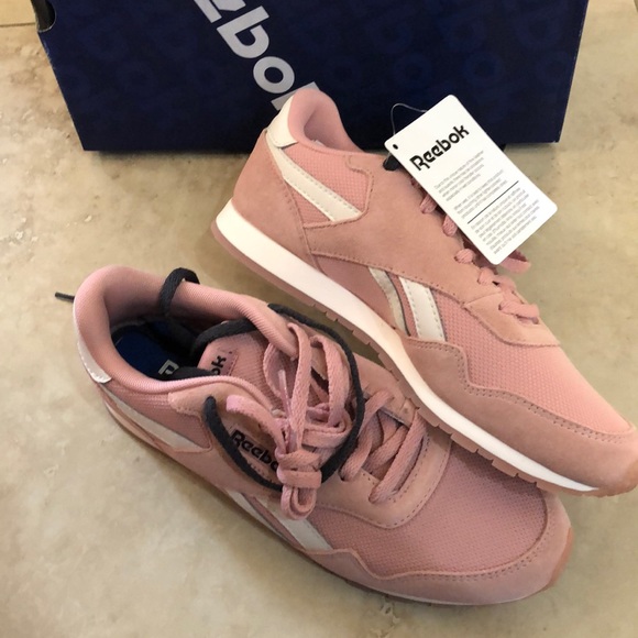 reebok women's pink sneakers